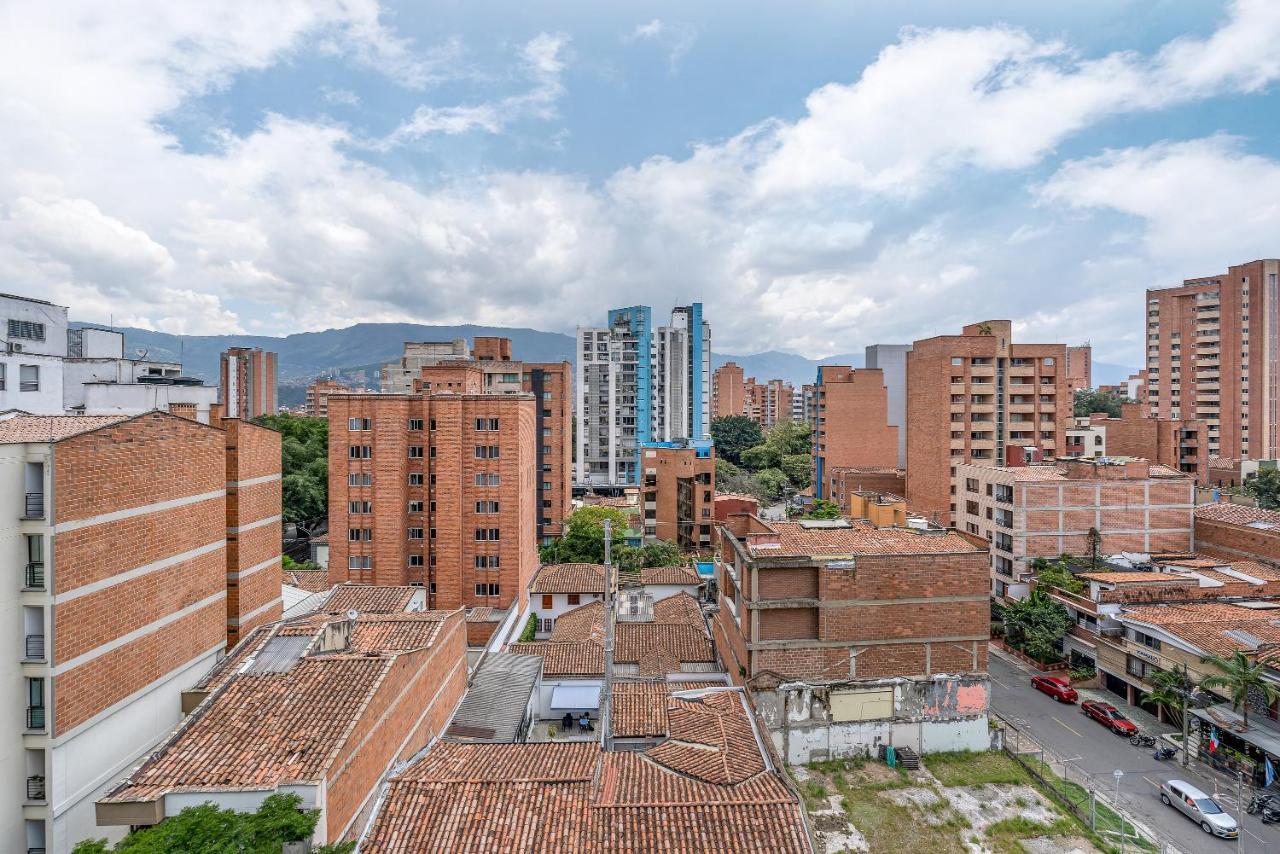 Apartamentos Housy Laureles Medellín Buitenkant foto