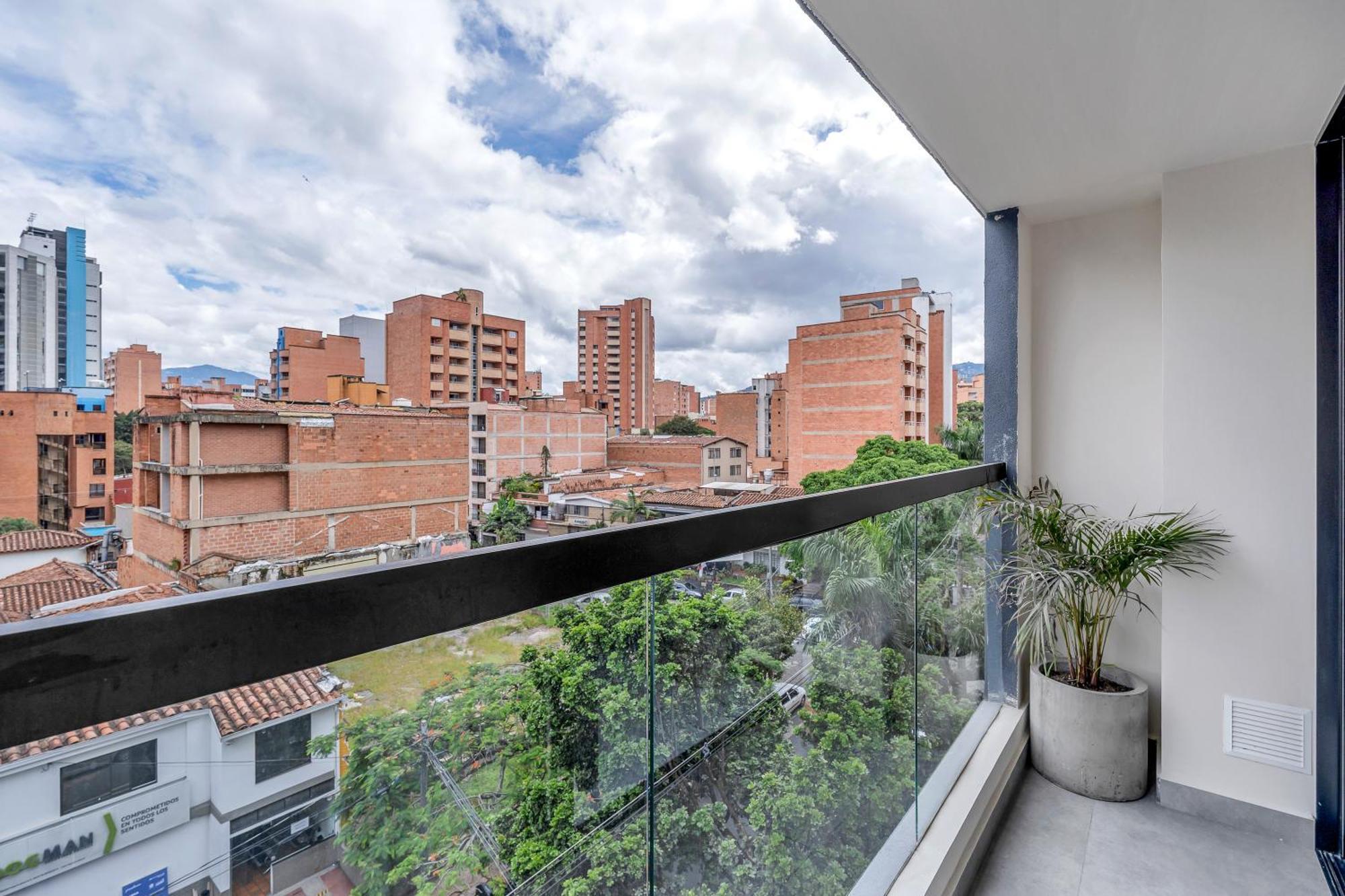 Apartamentos Housy Laureles Medellín Buitenkant foto